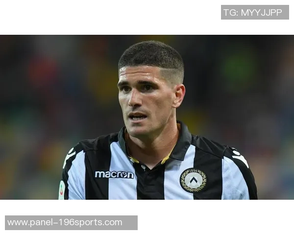 足球妖星崛起之路揭秘年轻天才如何改变比赛格局与未来发展潜力分析